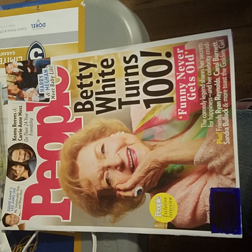 People Magazine featuring Betty White Please go to my page and see other items